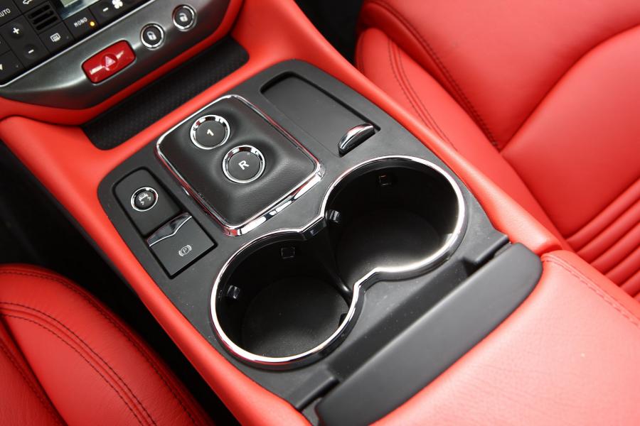  Maserati GranTurismo S 2008 года  (фото 4 из 142)